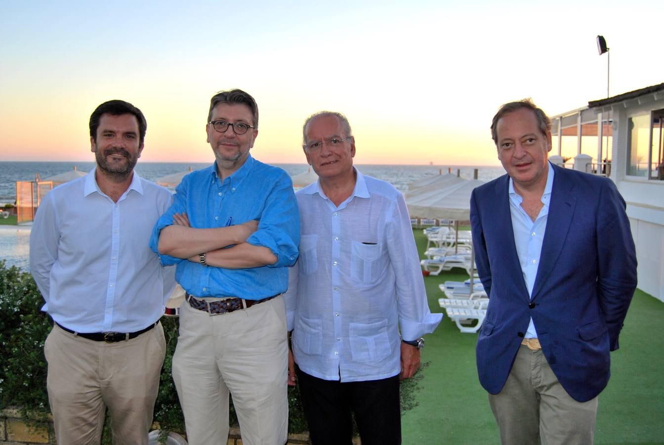 Ignacio Moreno Bustamante, Ignacio Camacho López de Sagredo, Álvaro Ybarra Pacheco y Álvaro Rodríguez. 