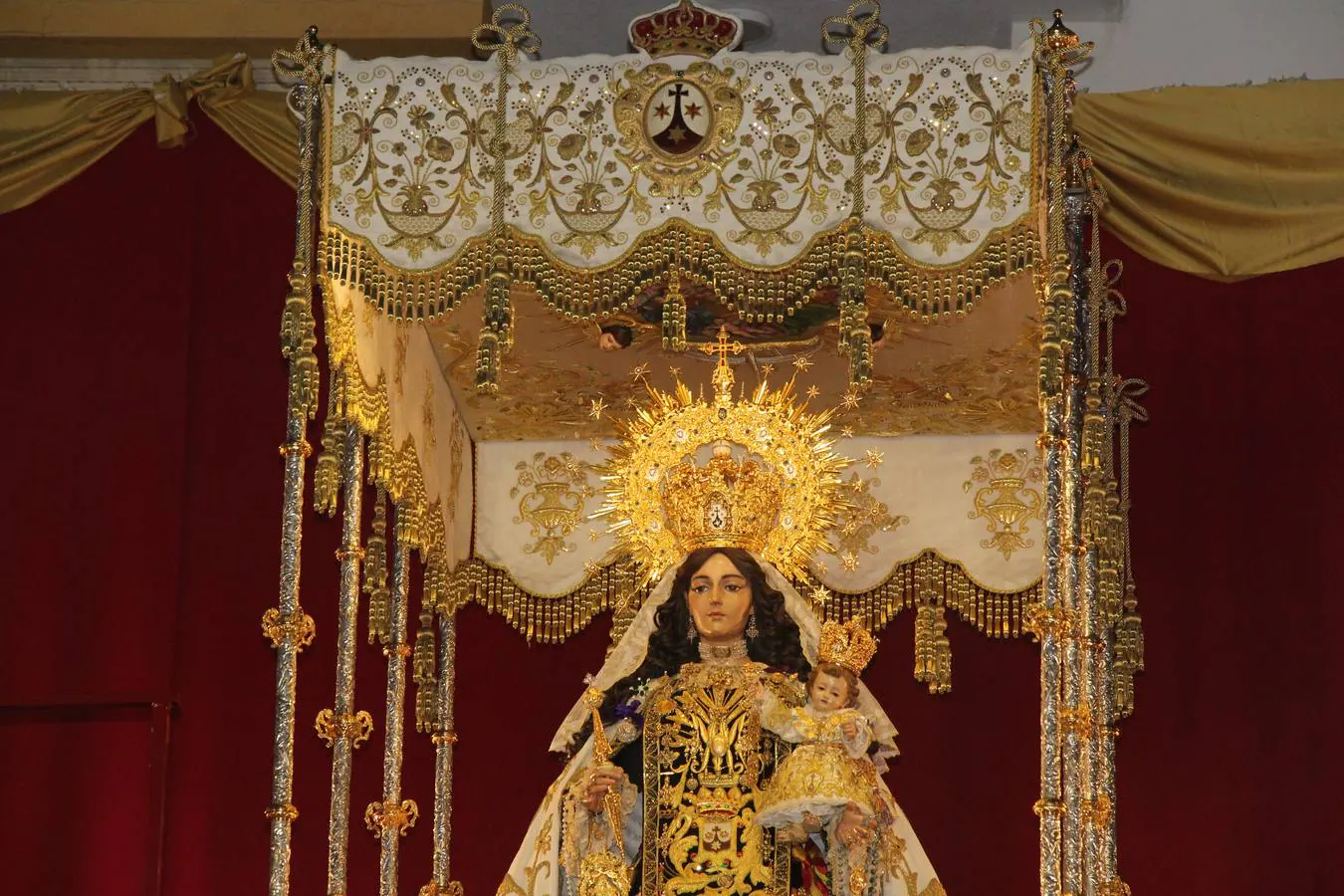 La coronación de la Virgen del Carmen, en imágenes