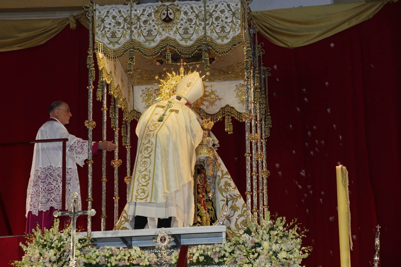 La coronación de la Virgen del Carmen, en imágenes