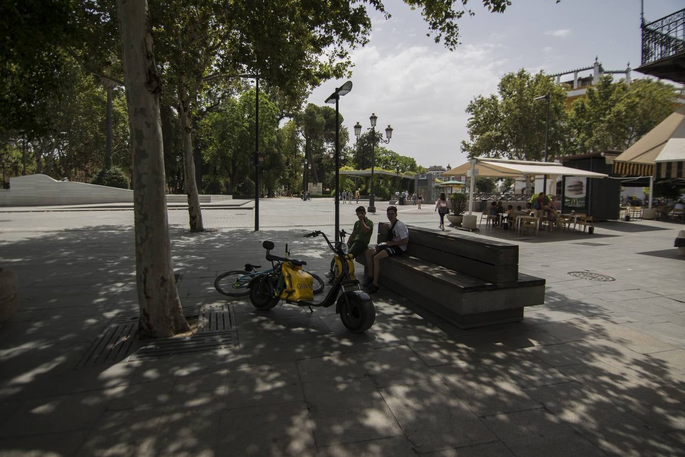 El primer día de la ola de calor en Sevilla