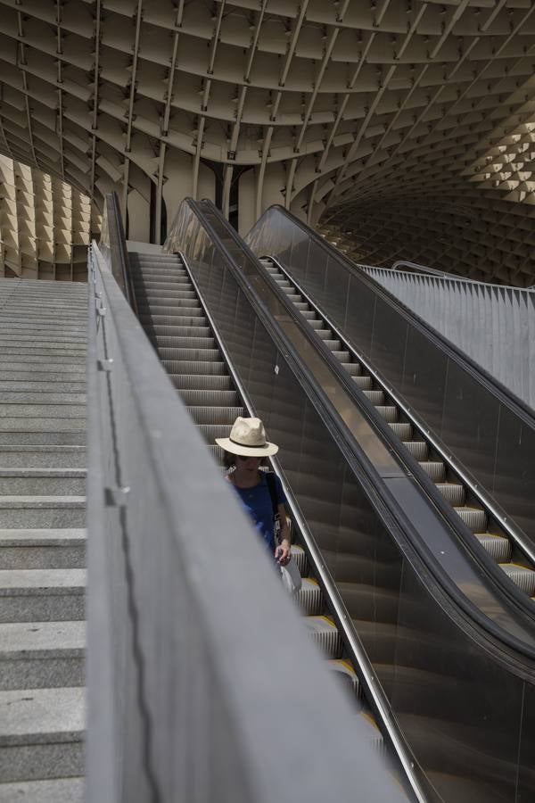 El primer día de la ola de calor en Sevilla