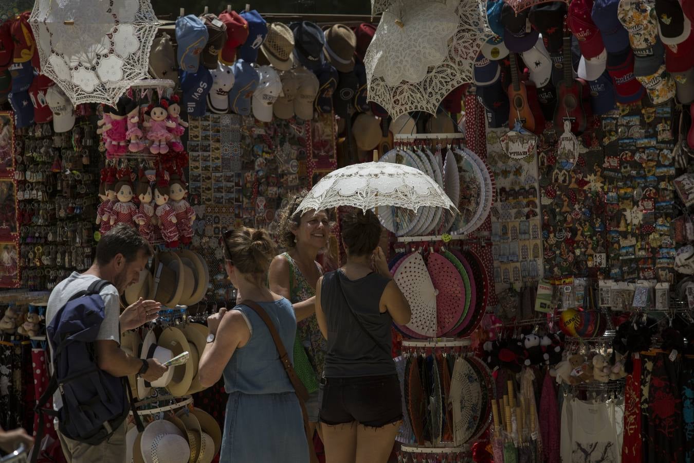 El primer día de la ola de calor en Sevilla