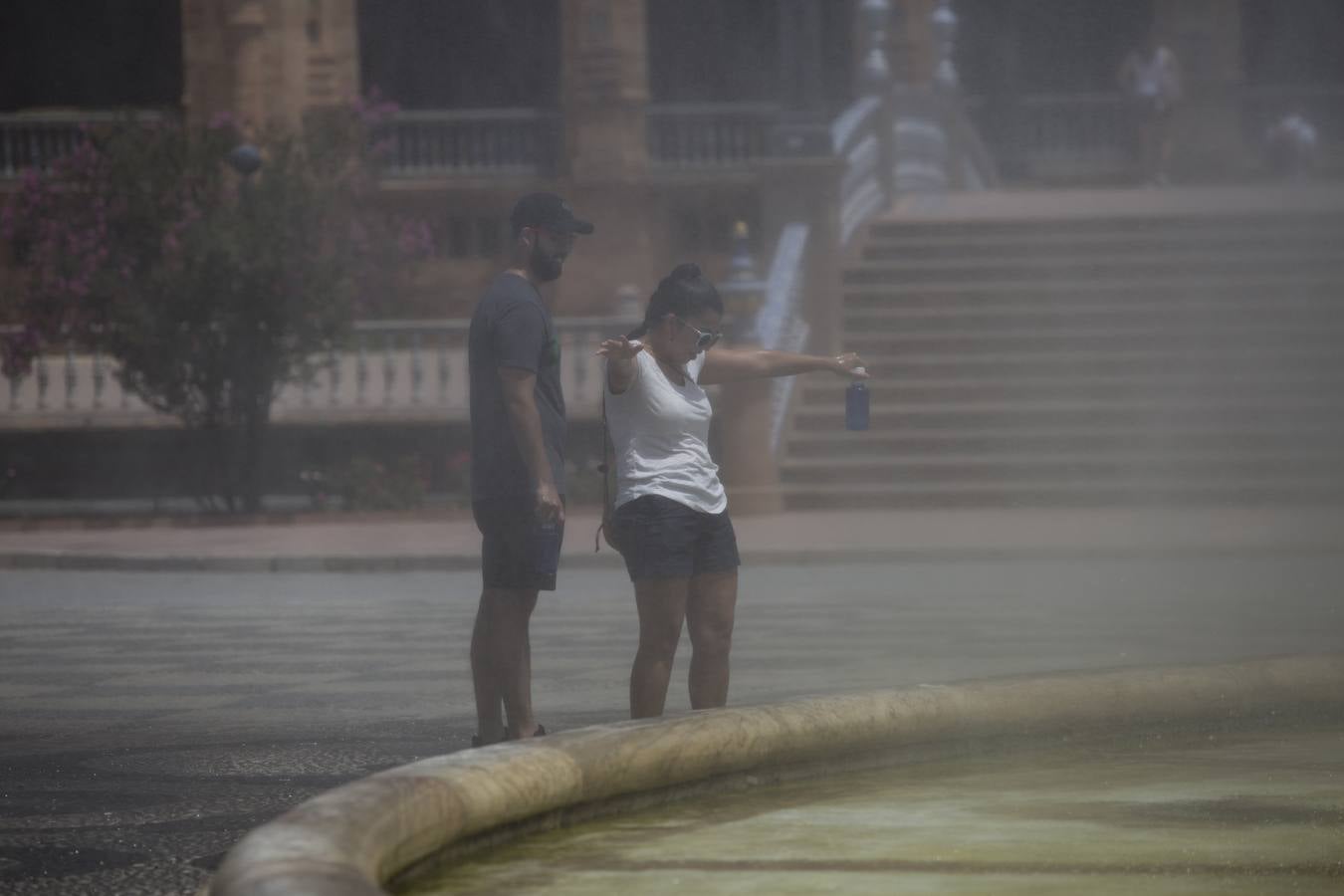 El primer día de la ola de calor en Sevilla