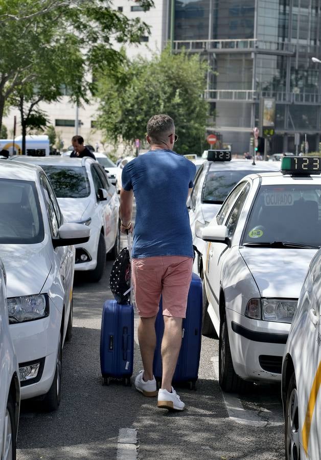 La huelga de taxis, en imágenes