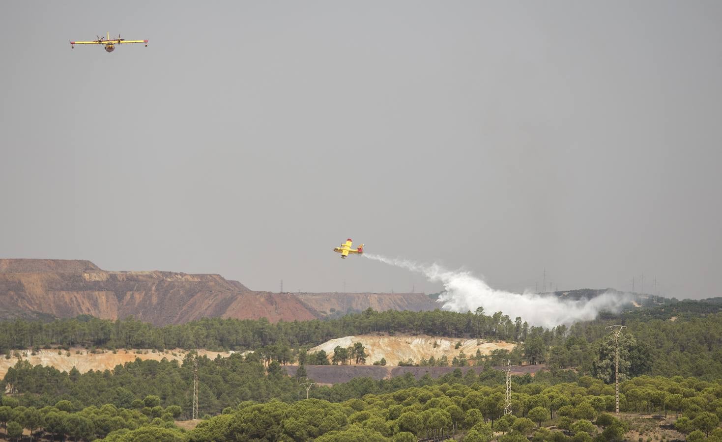 Impactantes imágenes del incendio de Nerva en Huelva