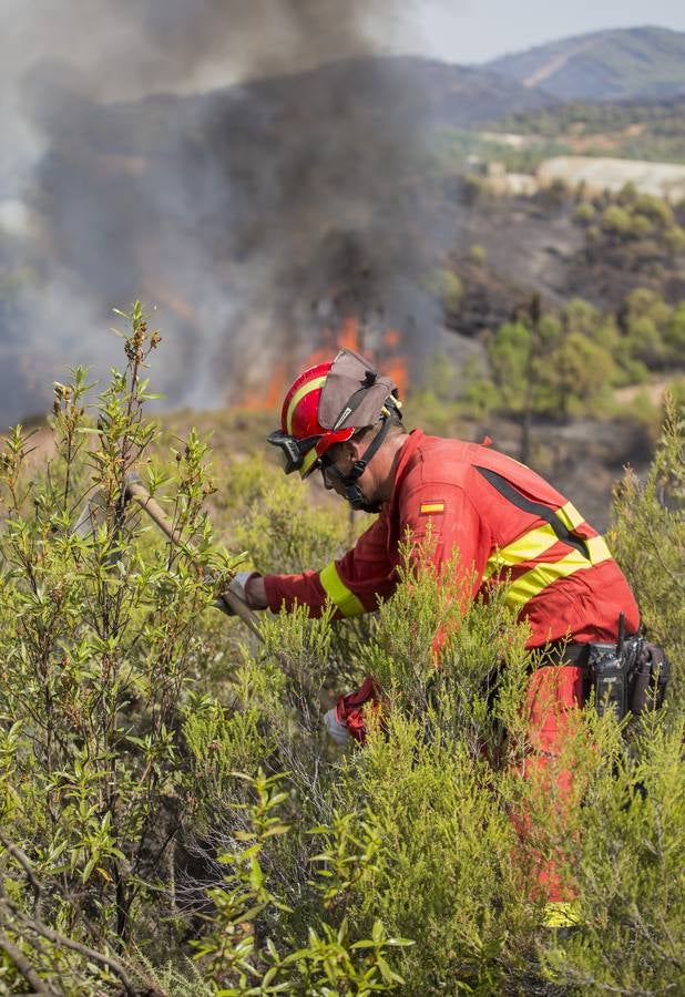 Impactantes imágenes del incendio de Nerva en Huelva