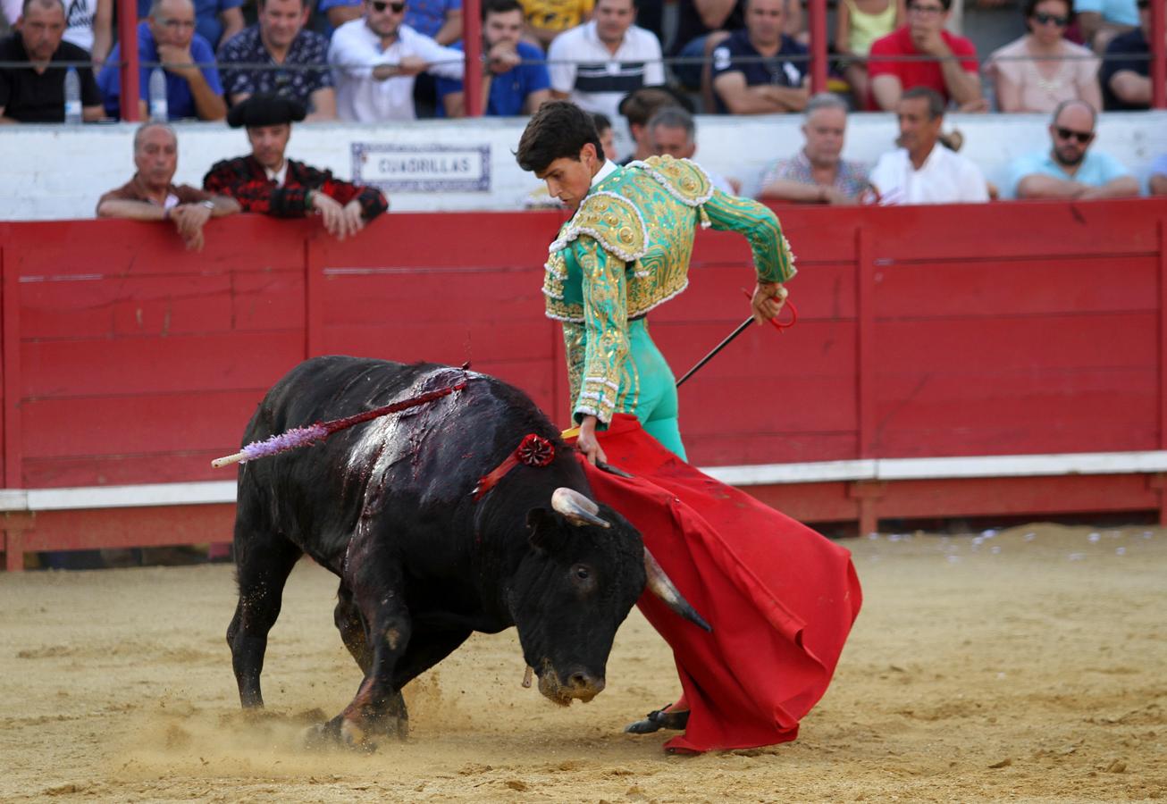 Concurrida tarde de toros en Bargas