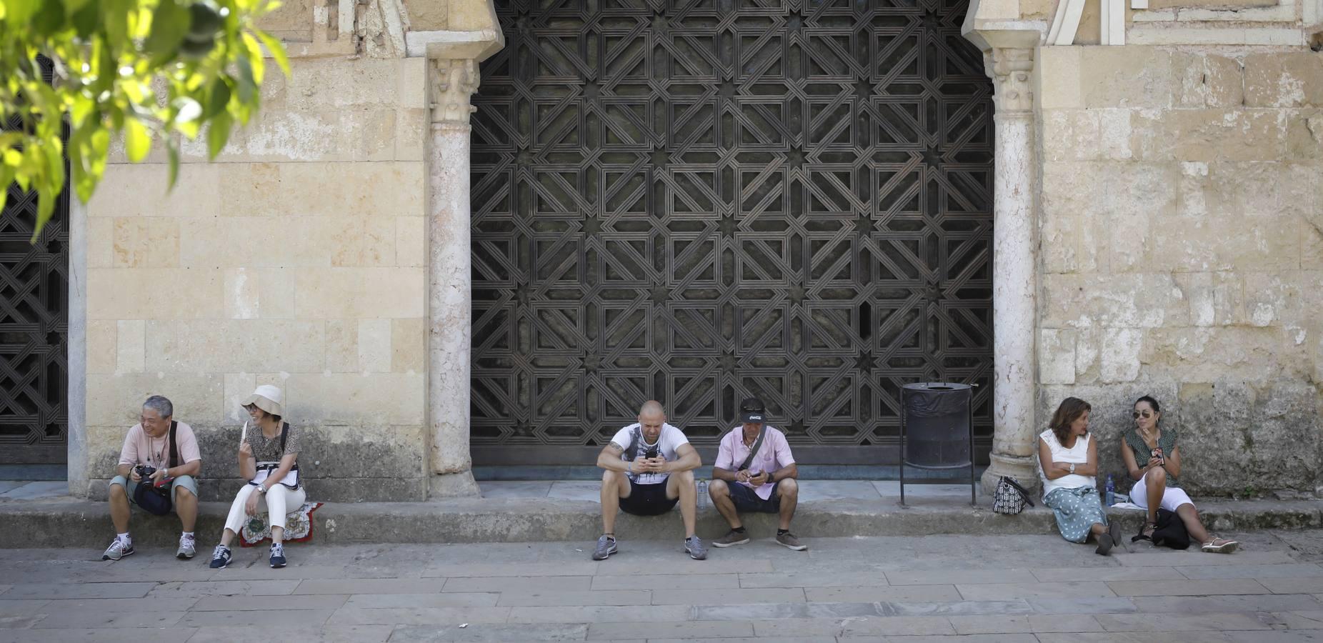 Un domingo desértico en Córdoba, en imágenes