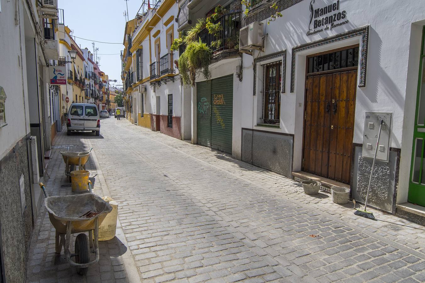 De zanja en zanja por las calles de Sevilla