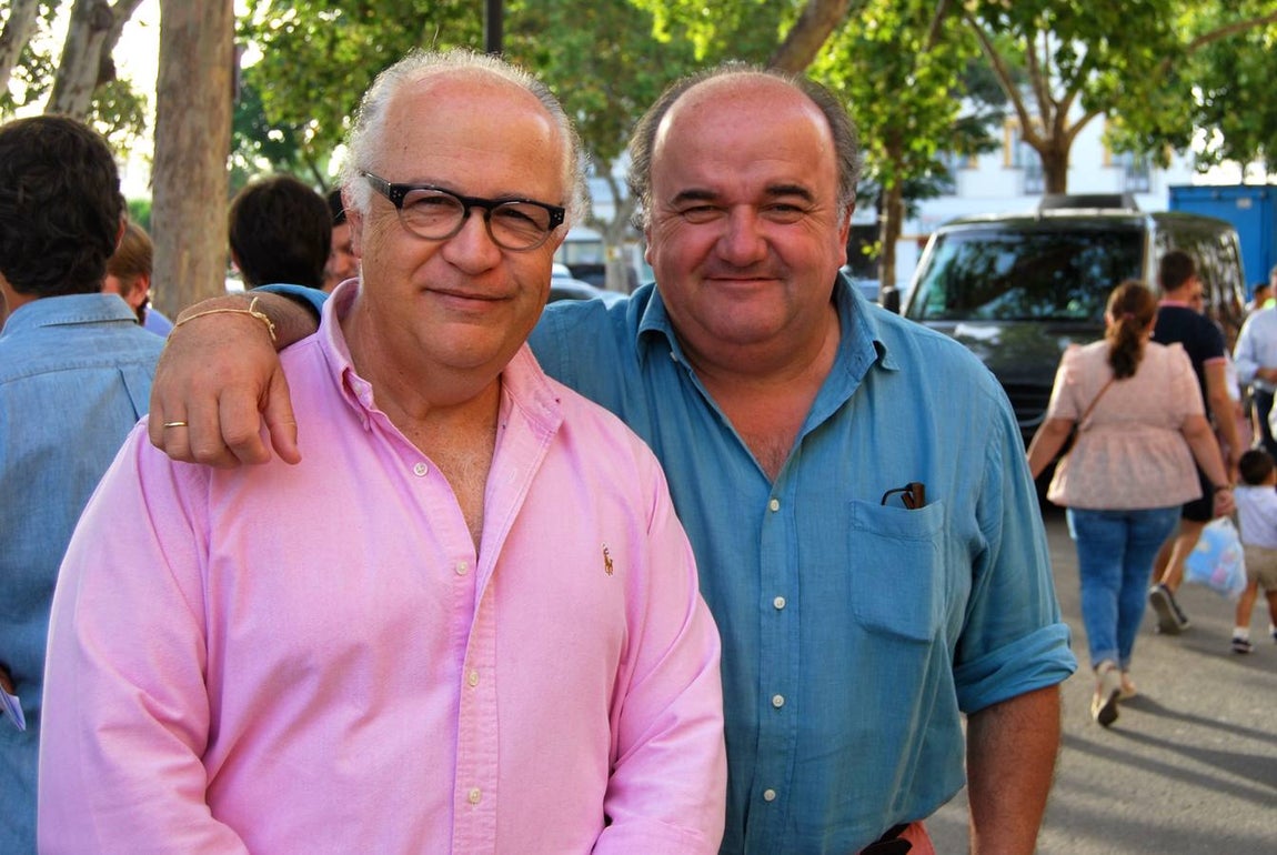 Manolo Sánchez-Mejías y el ganadero Santiago Domecq Bohórquez. 