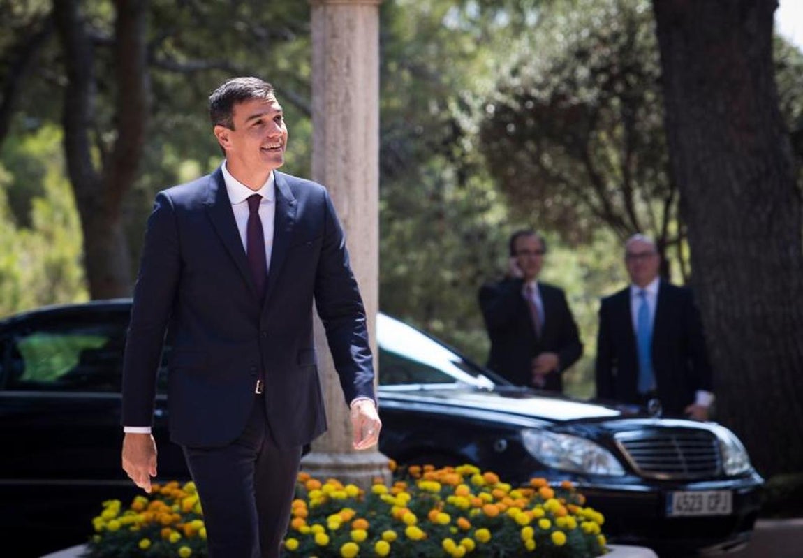 Pedro Sánchez llegó a Marivent para tratar asuntos de actualidad con el Rey. 