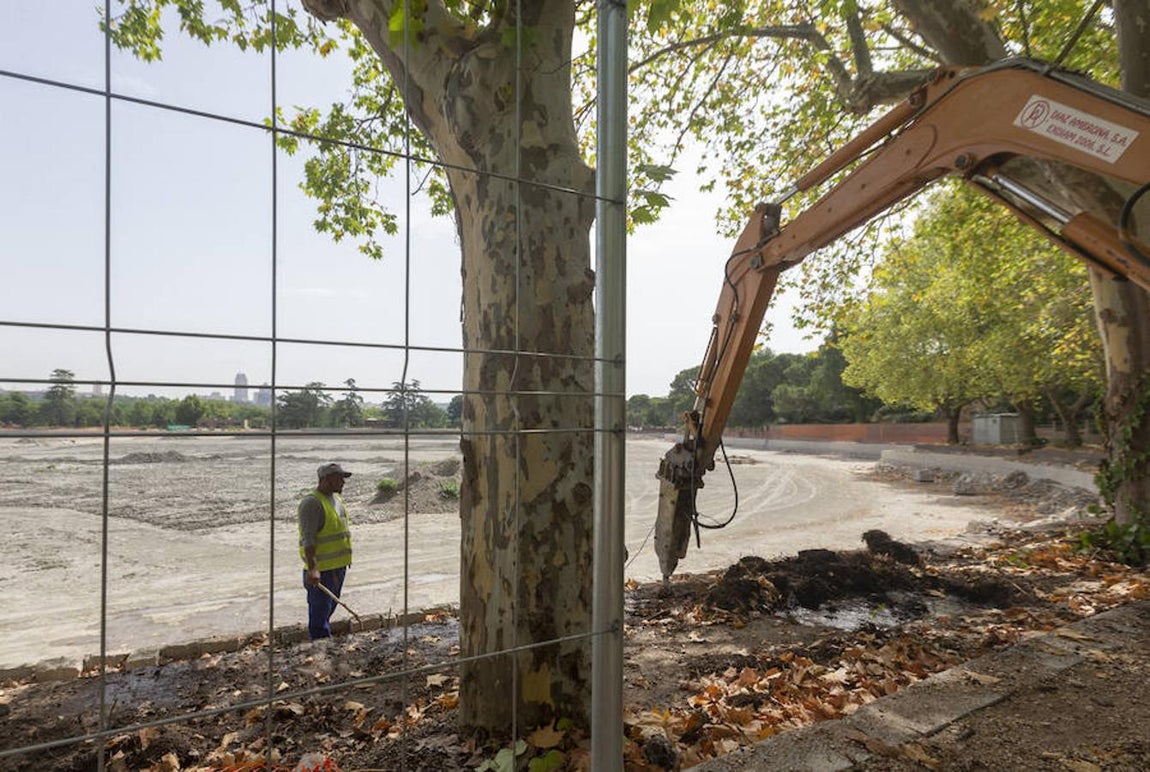 4.. El agua también ha demorado el vaciado completo del lago y a la eliminación del fango del fondo