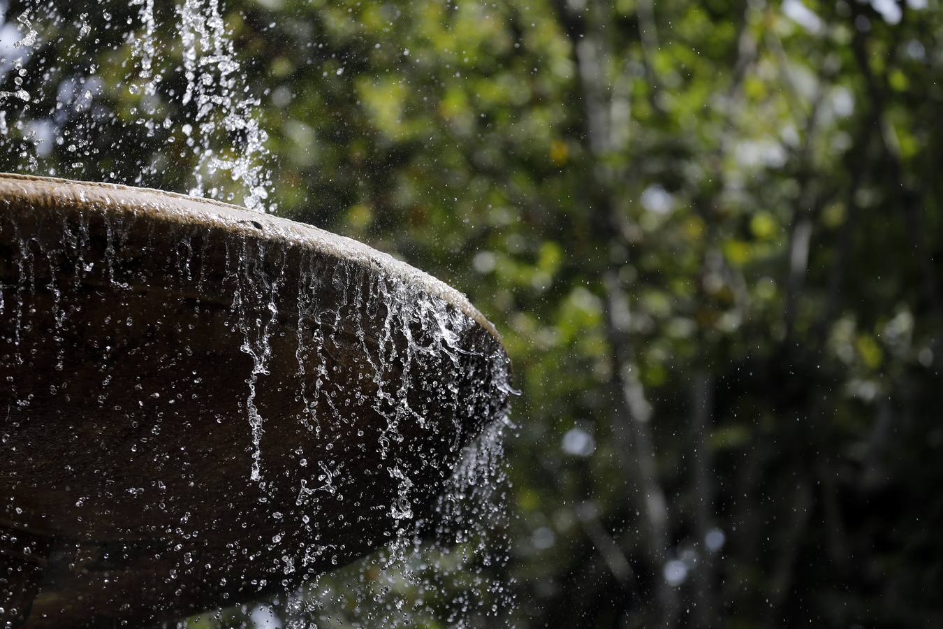 Las fuentes, un recurso contra el calor en Córdoba, en imágenes