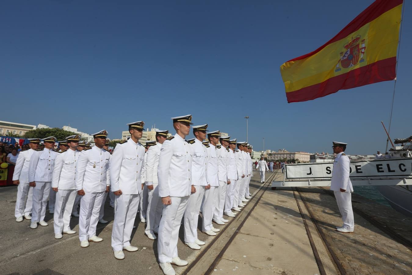 FOTOS: La llegada de Elcano a Cádiz, en imágenes