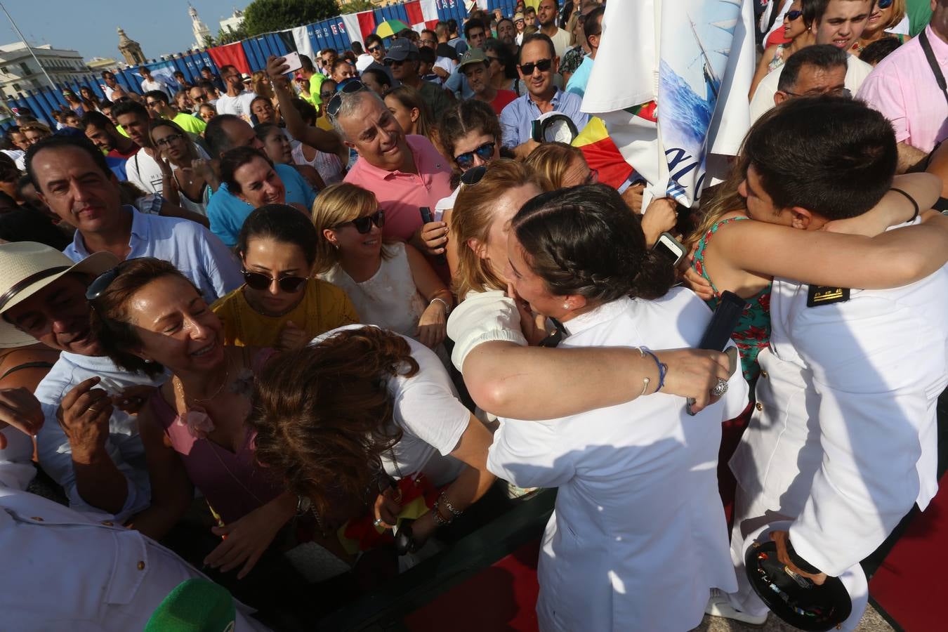 FOTOS: La llegada de Elcano a Cádiz, en imágenes