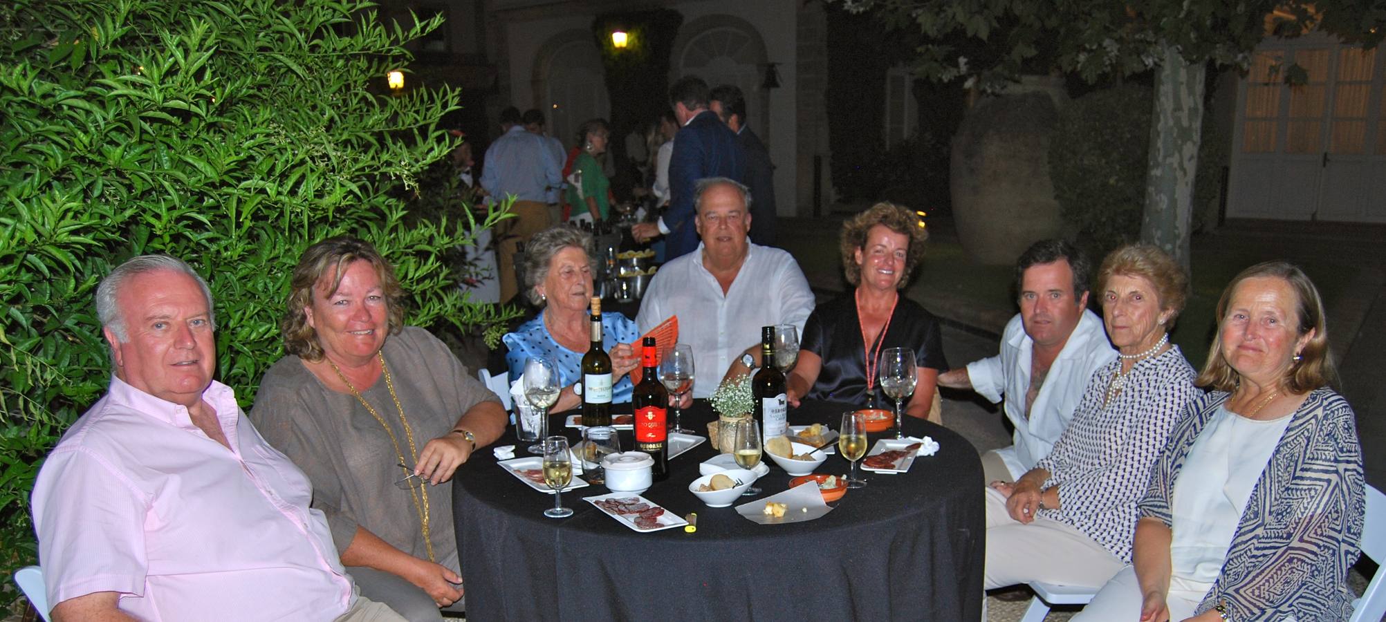 Conde Osborne (presidente de honor del Grupo Osborne), Marquesa de Colomo, Elisa Osborne, Marqués de Colomo, Carmen Allende, Tomás Osborne, María Osborne y Condesa de Osborne