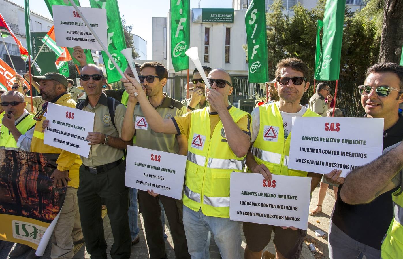 Los empleados del Infoca se manifiestan en Huelva por la precariedad laboral