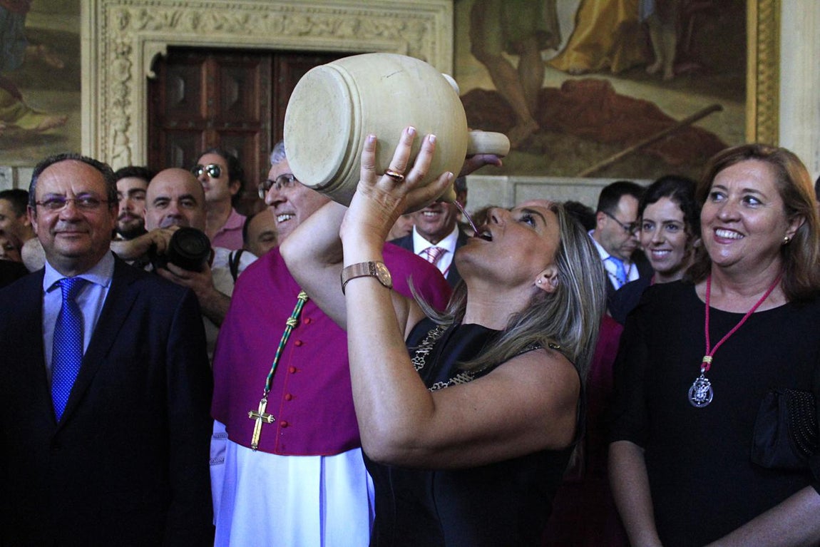 En imágenes: Toledo con su Virgen del Sagrario y los botijos