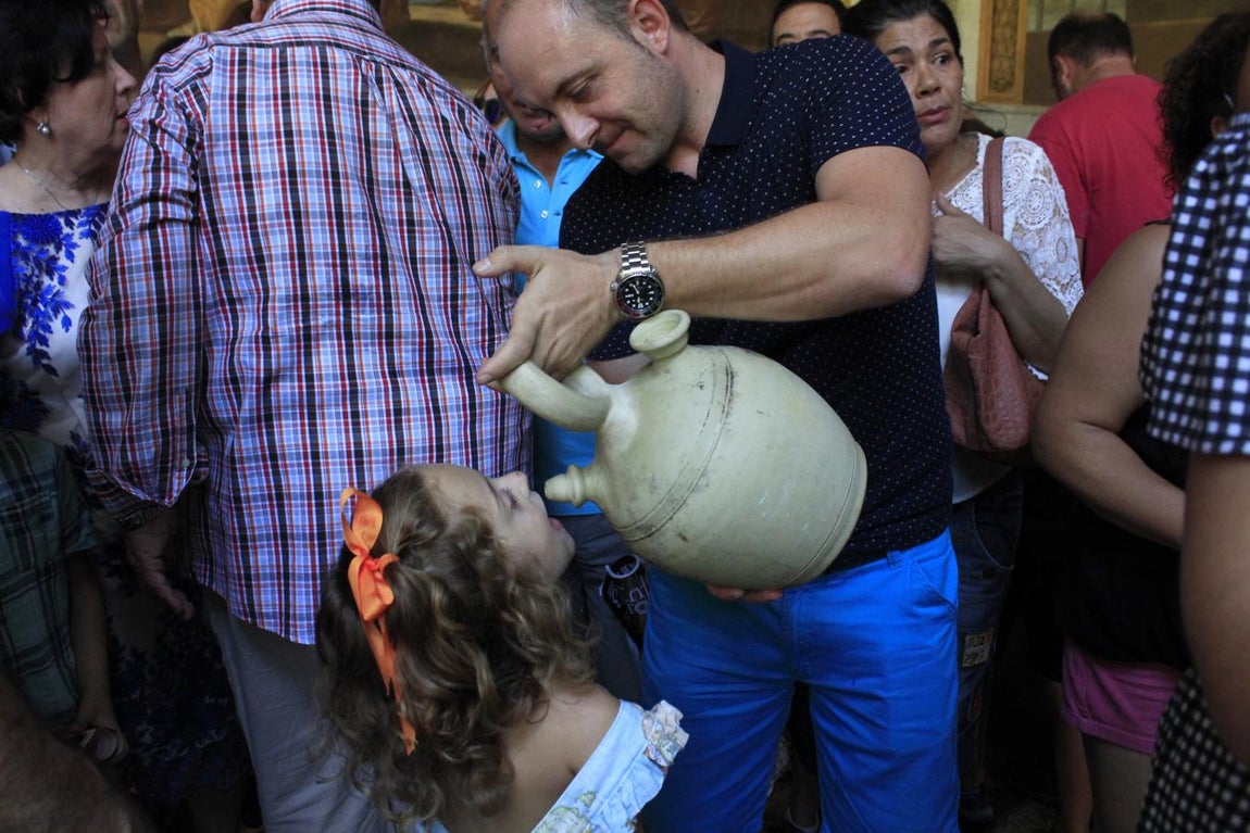 En imágenes: Toledo con su Virgen del Sagrario y los botijos