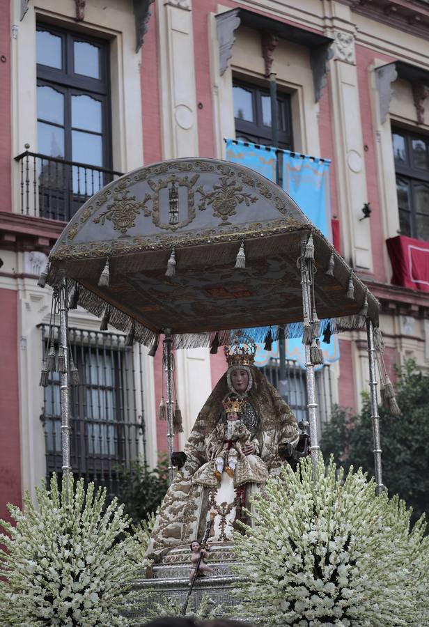 Las imágenes de la procesión de la Virgen de los Reyes (II)