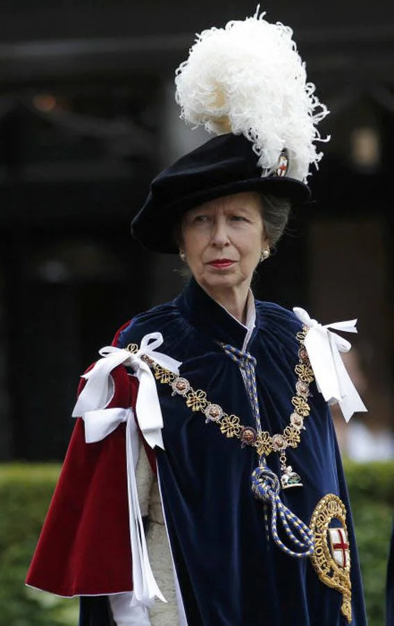2015. Ana de Inglaterra, en la celebración anual de la Orden de Garter Service en Windsor, con la vestimenta tradicional