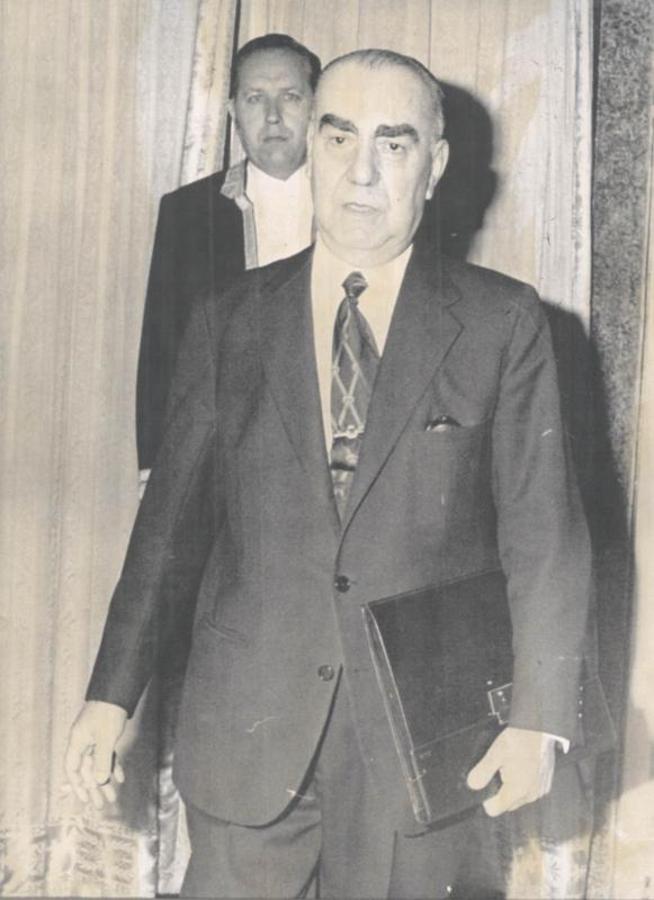 Carrero Blanco en un Consejo de Ministros. 