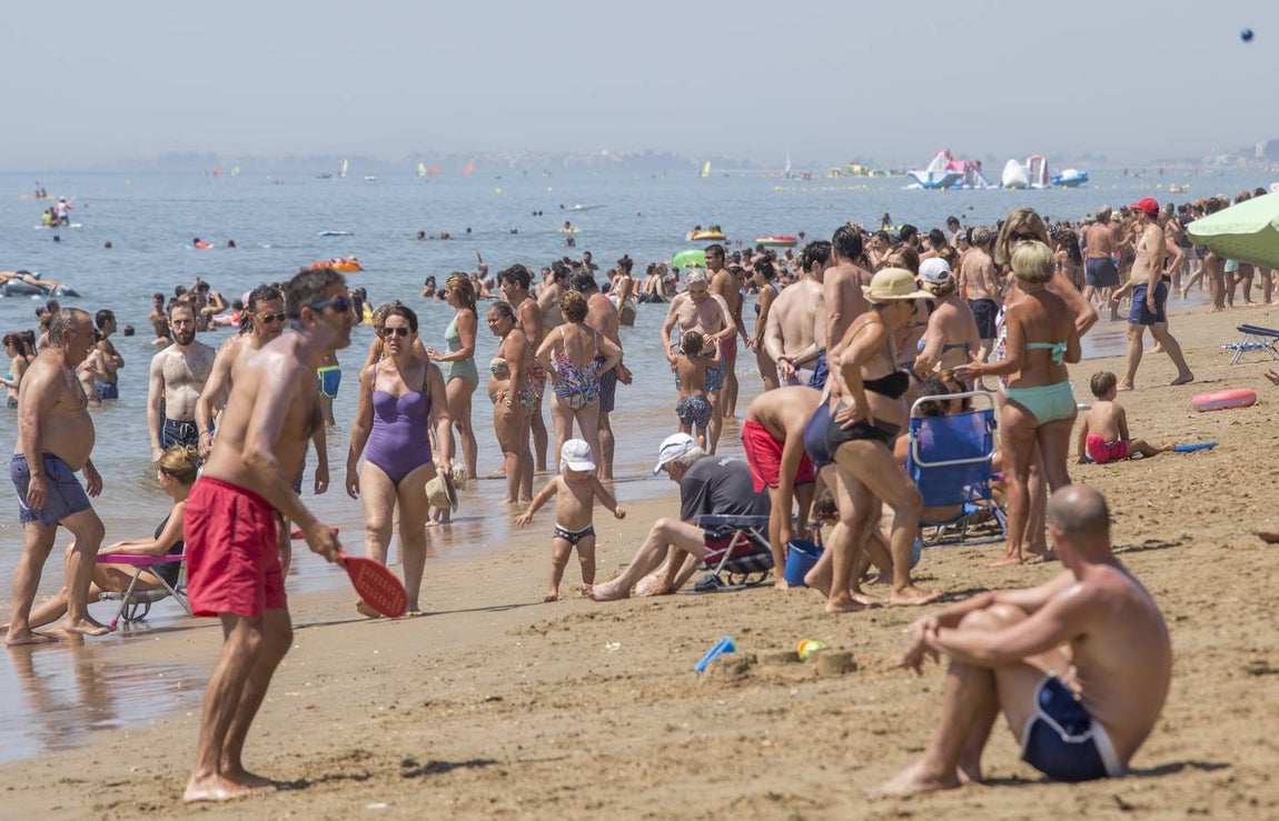Una jornada de playa en La Antilla