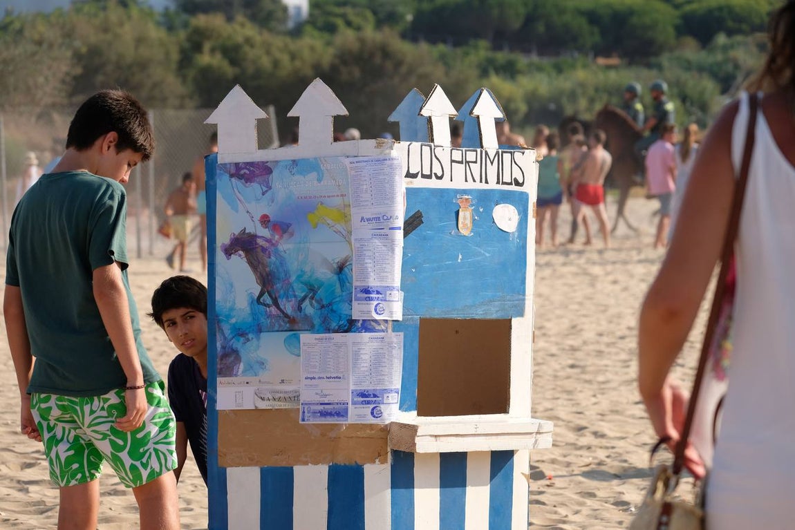 Los caballos vuelven a tomar la playa de Sanlúcar de Barrameda