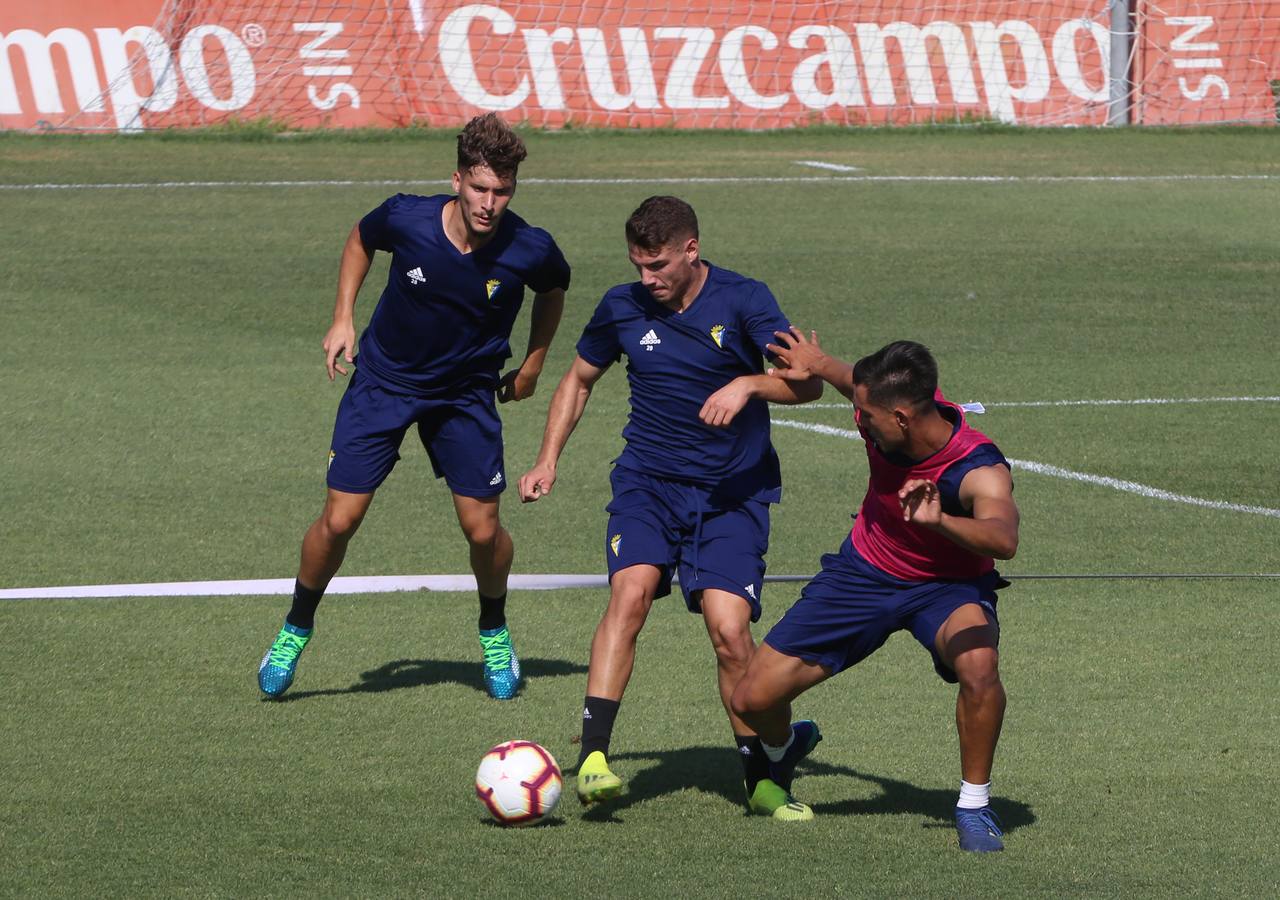 Las mejores imágenes del entrenamiento del Cádiz CF en El Rosal