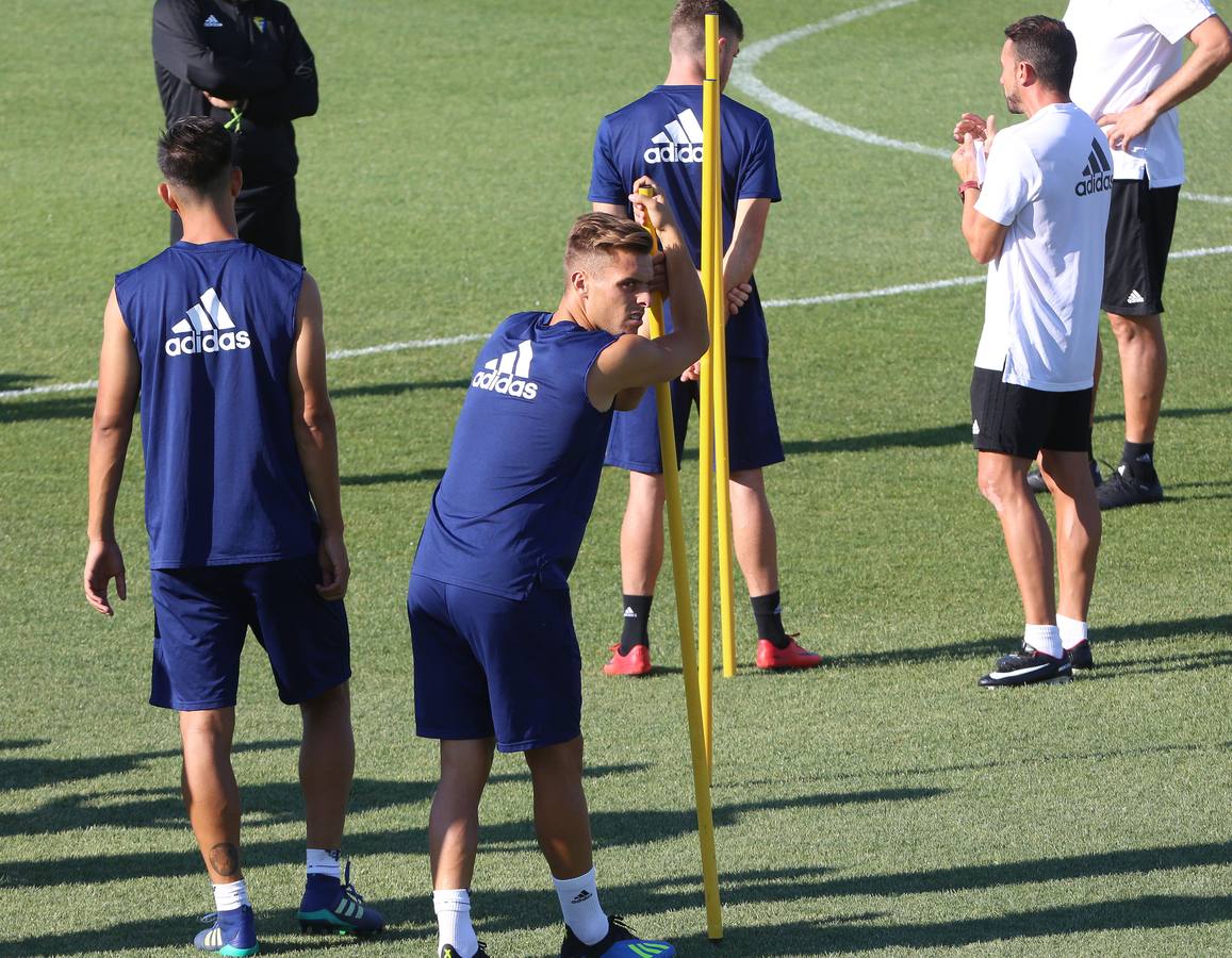 Las mejores imágenes del entrenamiento del Cádiz CF en El Rosal