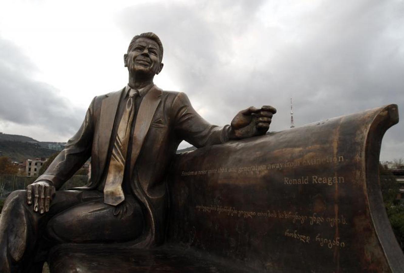 Escultura homenaje al presidente Reagan situada en Georgia. 