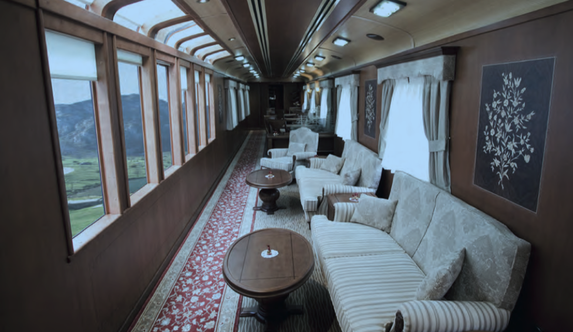 Transcantábrico Gran Lujo. Además, el viaje incluye música y actuaciones en directo, fiestas en el coche pub, coctelería, una fiesta de gala fin de viaje, excursiones y visitas programadas, entradas a museos y espectáculos.Por su parte, los coches salón datan de 1923 y son modelos Pullman originales totalmente restaurados