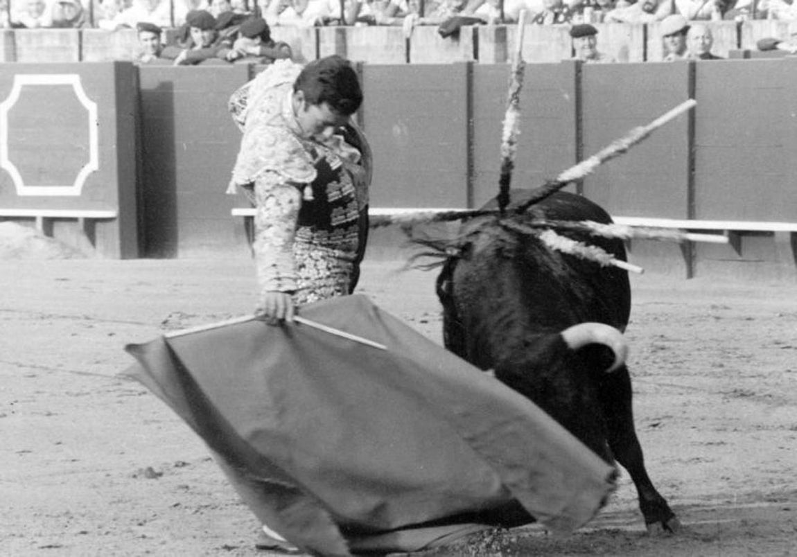 Paquirri toreando en la Maestranza de Sevilla. 