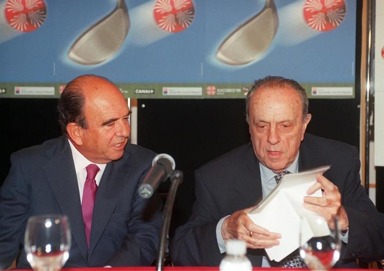 Manuel Fraga en una conferencia junto a Emilio Botín. 