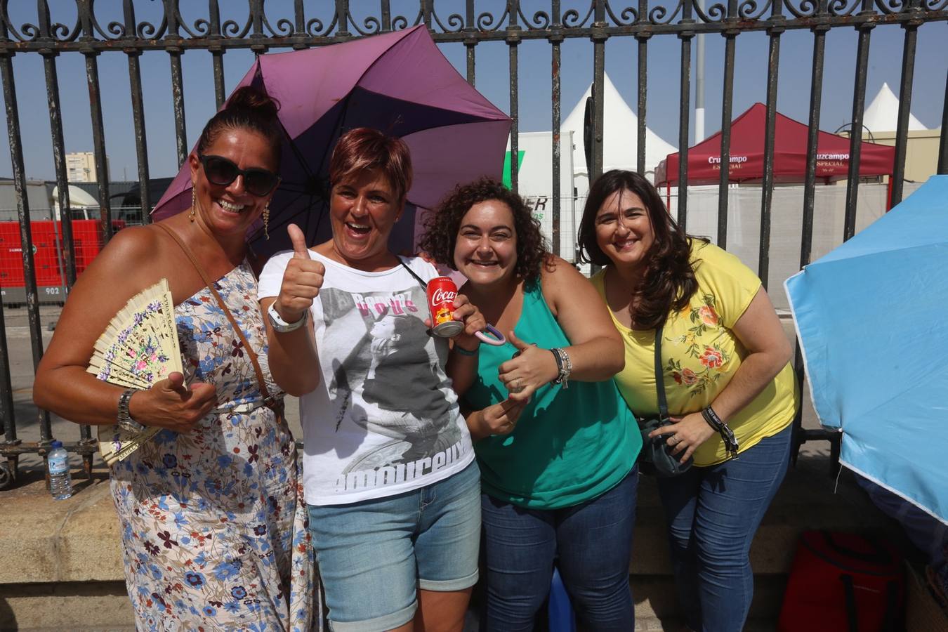 FOTOS: El muelle, un hervidero a la espera del concierto de Ricky Martin