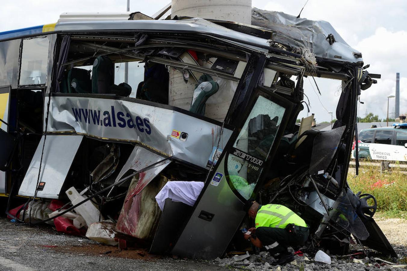 El chófer del autobús no tenía ninguna sanción ni reclamación en su expediente y había pasado su último reconocimiento médico el pasado mes de abril, apunta Efe.