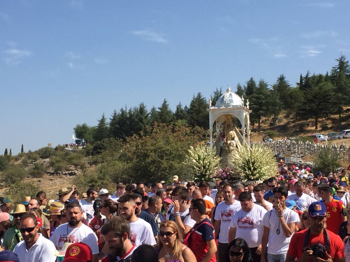 La «Bajá» de la Virgen de la Sierra de Cabra, en imágenes