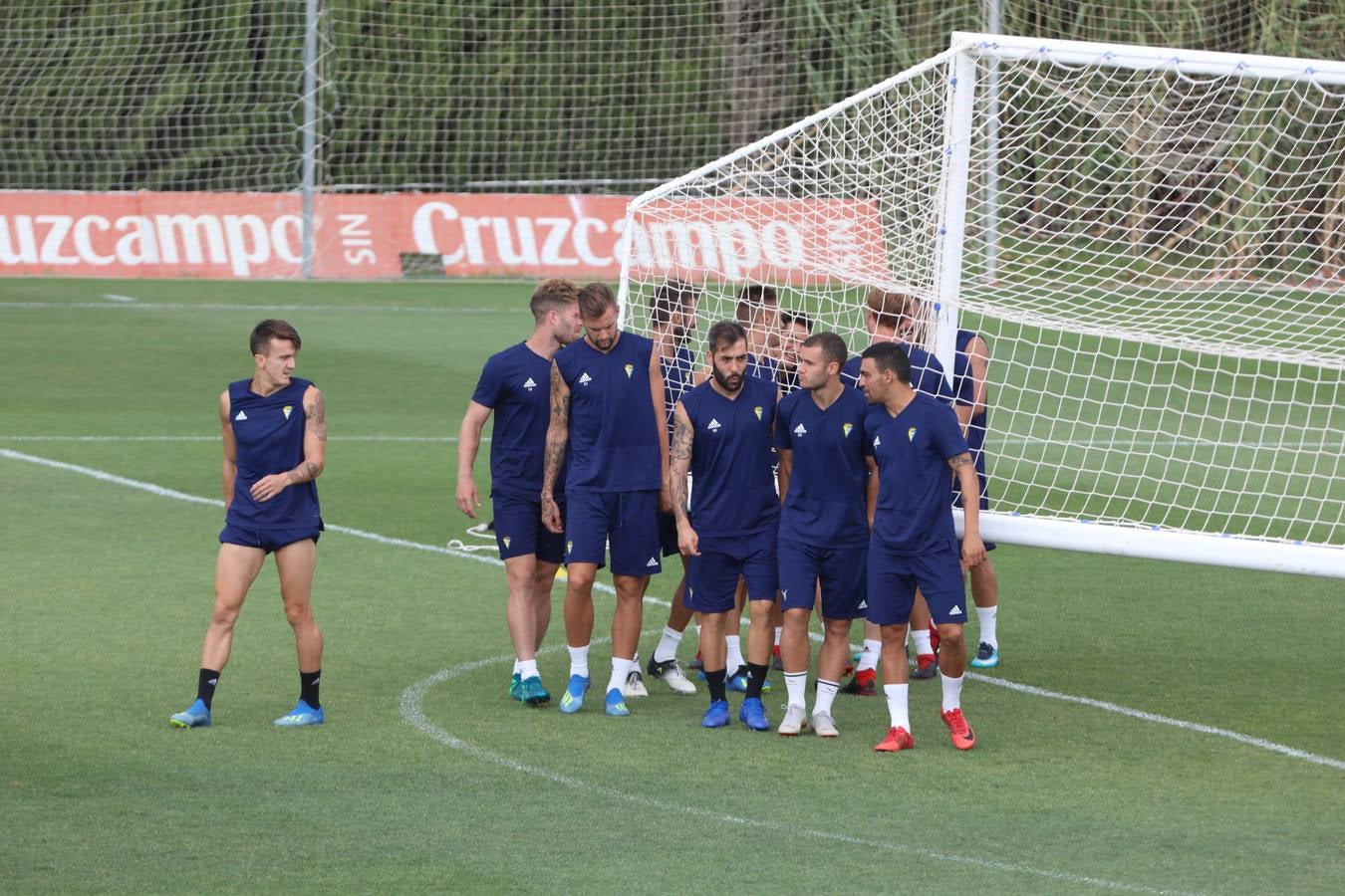 Dejan Lekic y Edu Ramos ya entrenan con el Cádiz CF