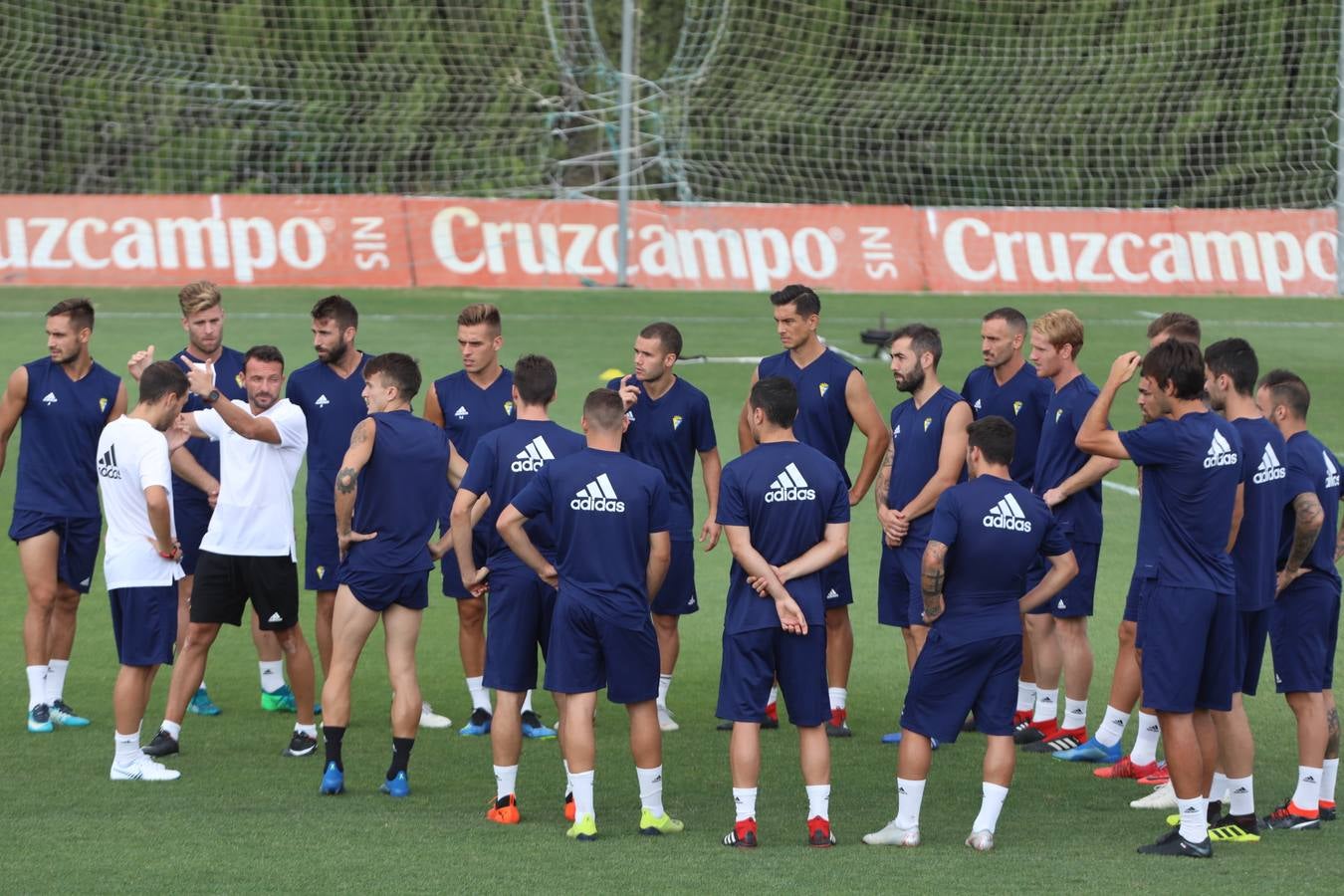 Dejan Lekic y Edu Ramos ya entrenan con el Cádiz CF