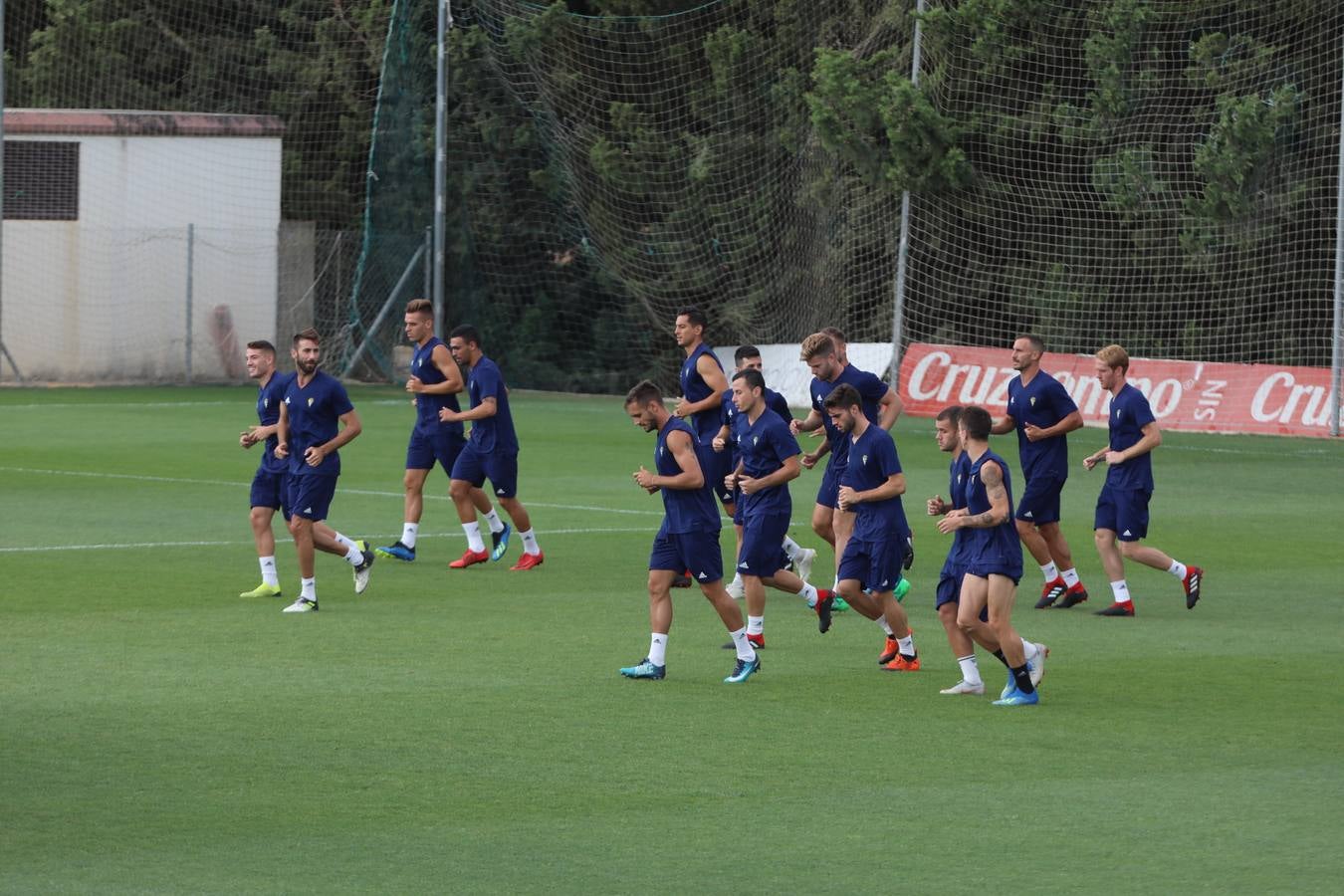 Dejan Lekic y Edu Ramos ya entrenan con el Cádiz CF