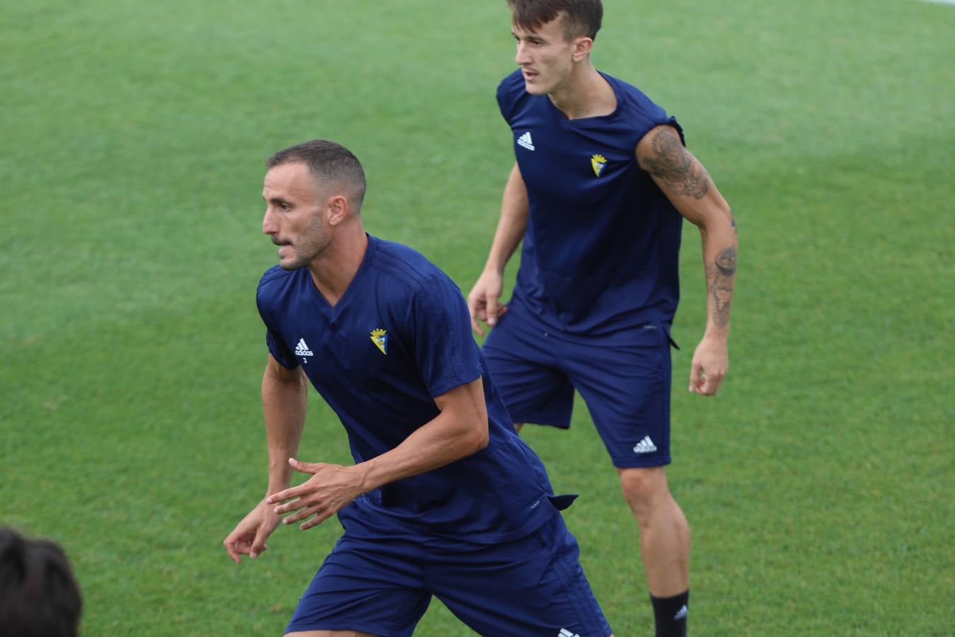 Dejan Lekic y Edu Ramos ya entrenan con el Cádiz CF