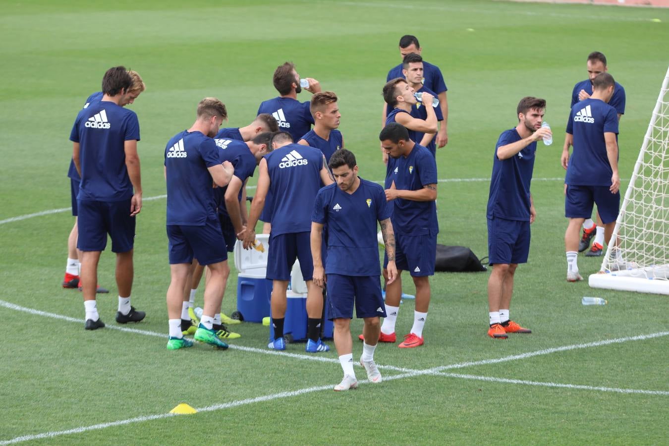 Dejan Lekic y Edu Ramos ya entrenan con el Cádiz CF