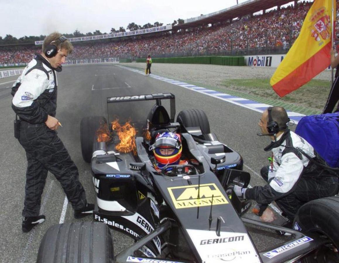 Un incendio en el coche obliga a parar a Alonso en una carrera en Alemania. 