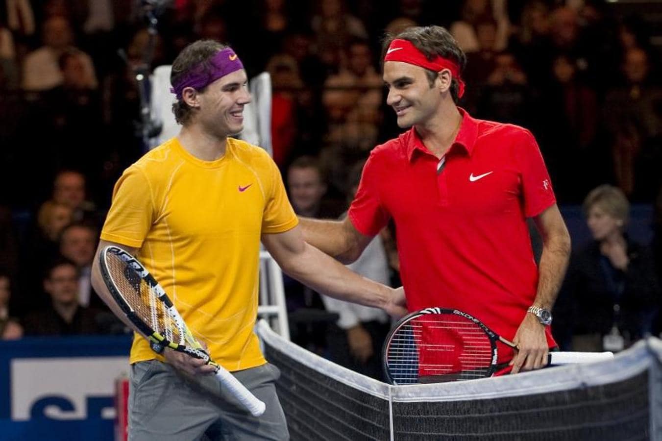 Nadal saluda a Roger Federer tras un partido. 