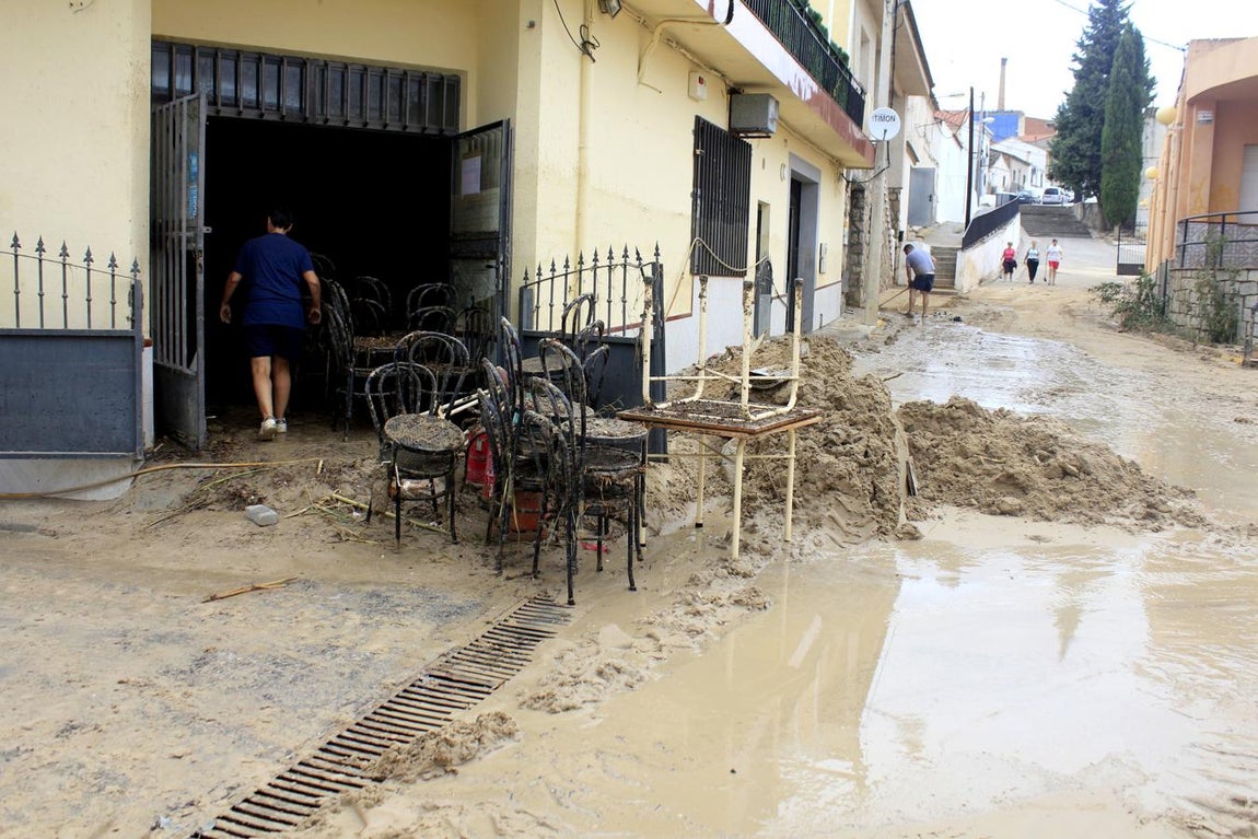 Los estragos de la tromba de agua de Cebolla, en imágenes