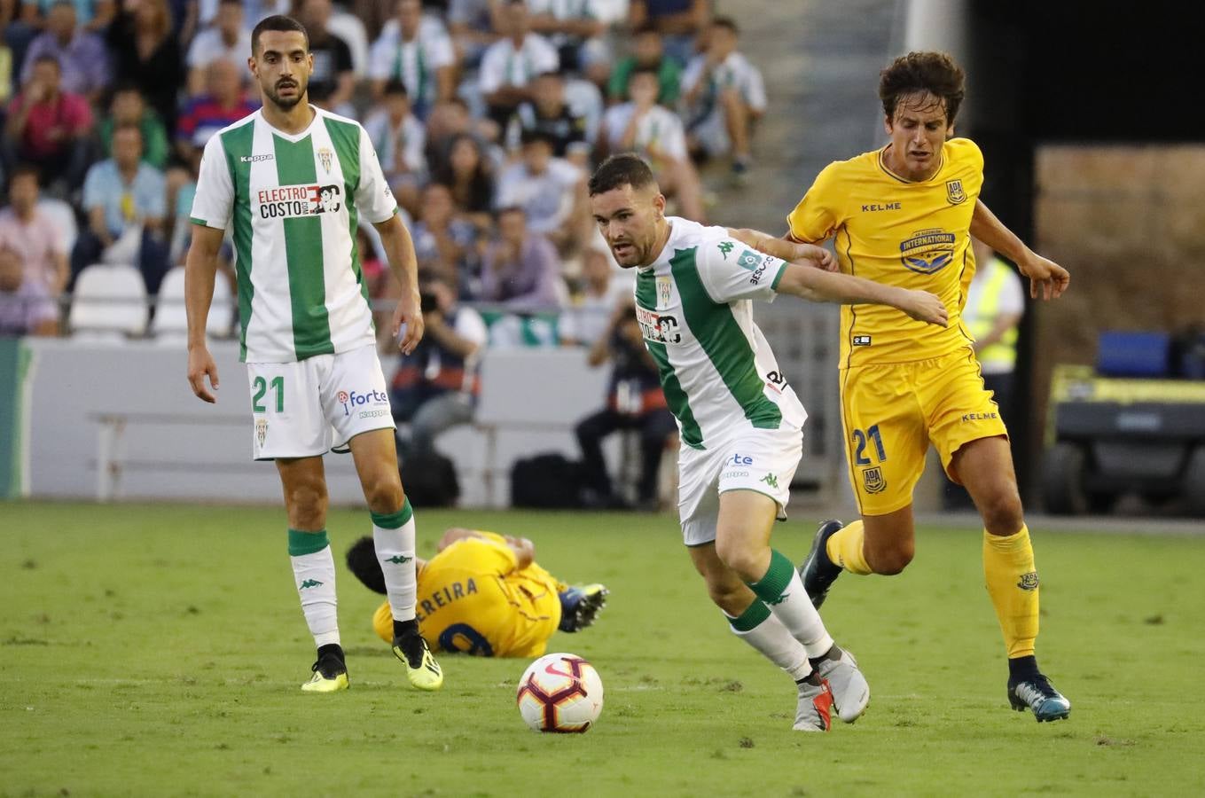 Las mejores jugadas del Córdoba-Alcorcón, en imágenes