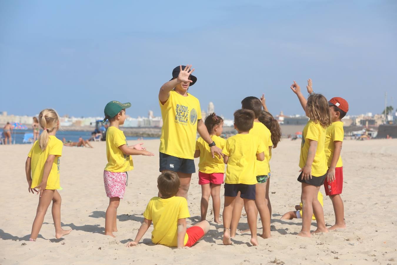 Fotos: IV Jornada de Rugby Base en la playa de Cádiz