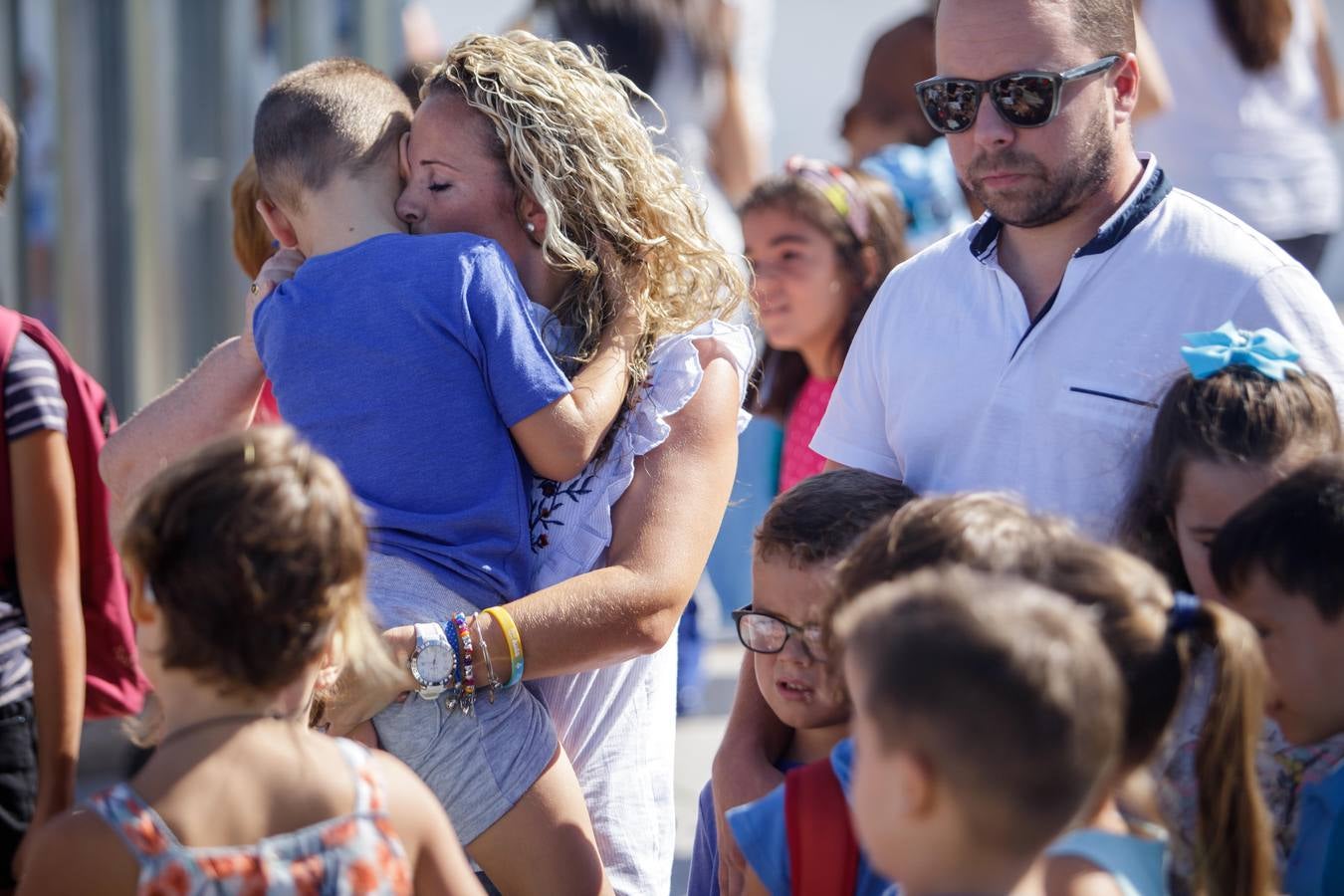 La triste vuelta al cole de Cristian, el niño de La Carlota con autismo, en imágenes