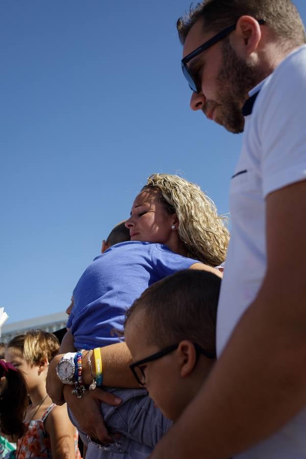 La triste vuelta al cole de Cristian, el niño de La Carlota con autismo, en imágenes