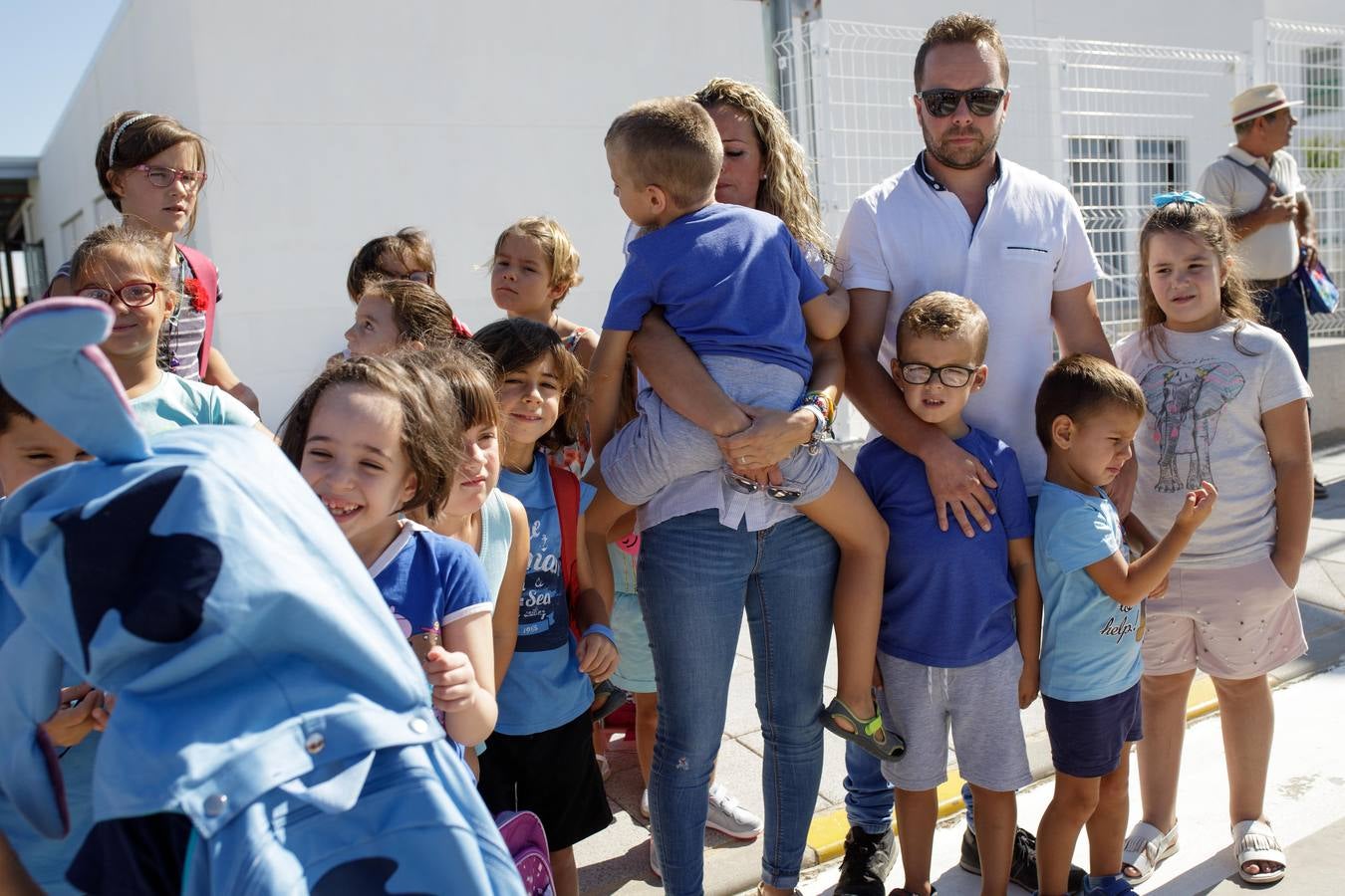 La triste vuelta al cole de Cristian, el niño de La Carlota con autismo, en imágenes